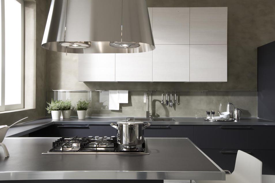 Una cucina di serie che diventa su misura